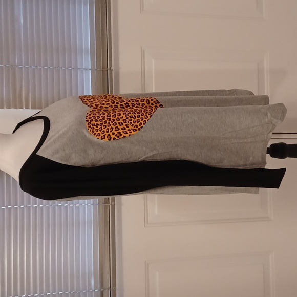 4/$40 New Gray & Black, Leopard Print Heart Long Sleeve Tee - Size 3XL (US18) - Picture 3 of 6